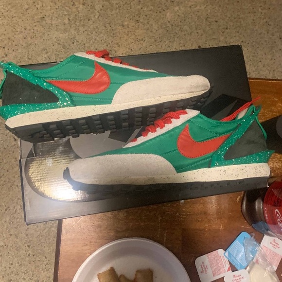 Undercover x Wmns Daybreak ‘Lucky Green’ - Picture 5 of 7